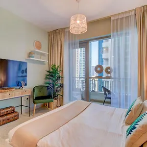 Апартаменты Durrani Homes - Luxurious Near Mall With Pool View