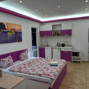 Center Dream Piata Universitate Бухарест